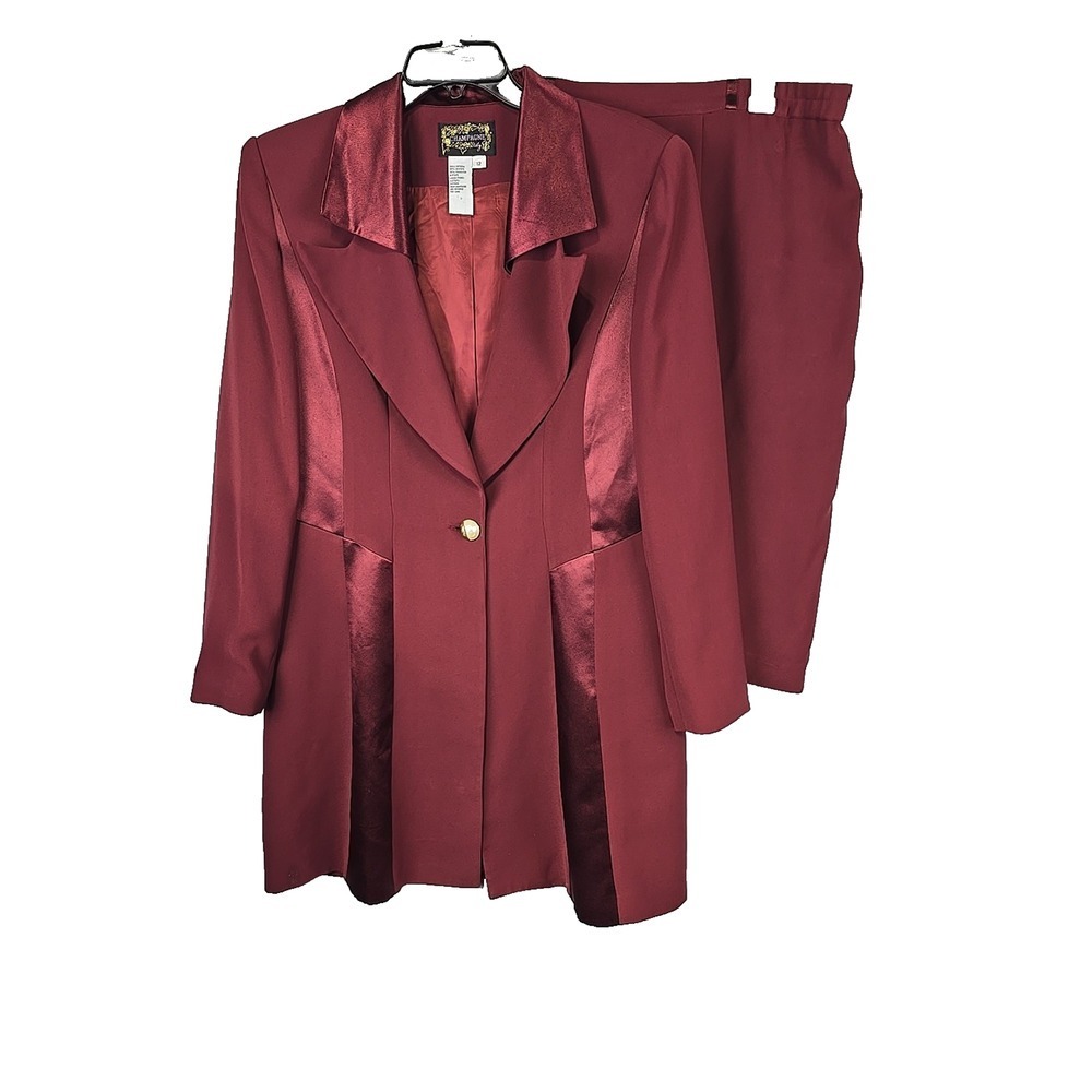 Champagne Women's 2pc Skirt Suit Size‎ 12 Maroon Knee Length Mob Wife